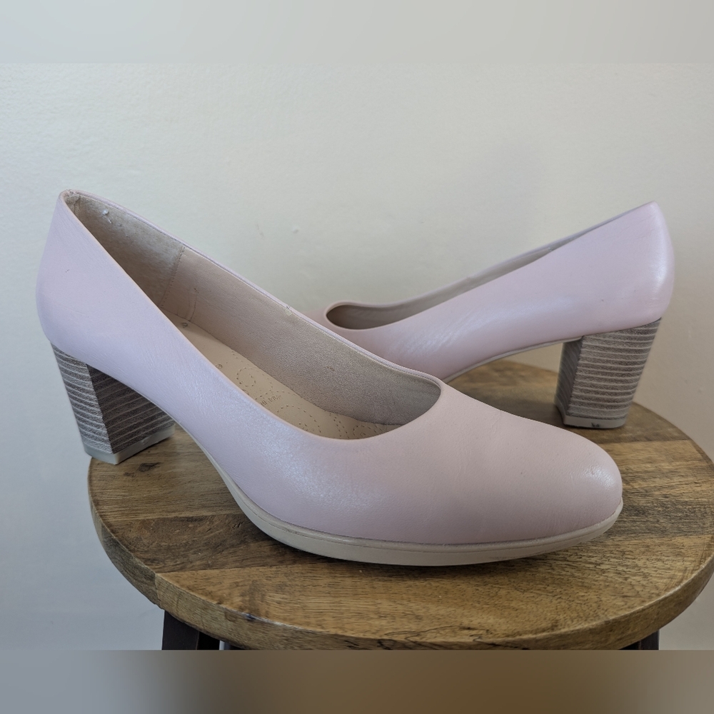 Modabella Leather Block Heels, Light Pink (SIZE 38/7.5)